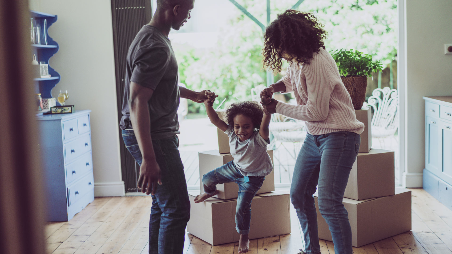 Slide - Family with moving boxes